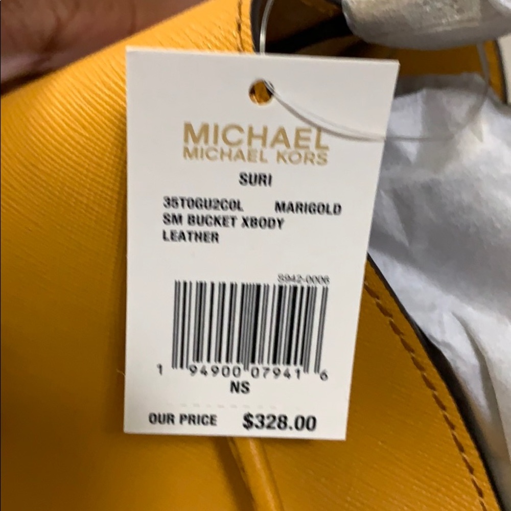 Authentic Michael Kors Small Bucket Bag - Picture 6 of 6